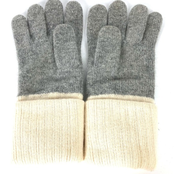 CHANEL Gray Love Gloves - Picture 7 of 11